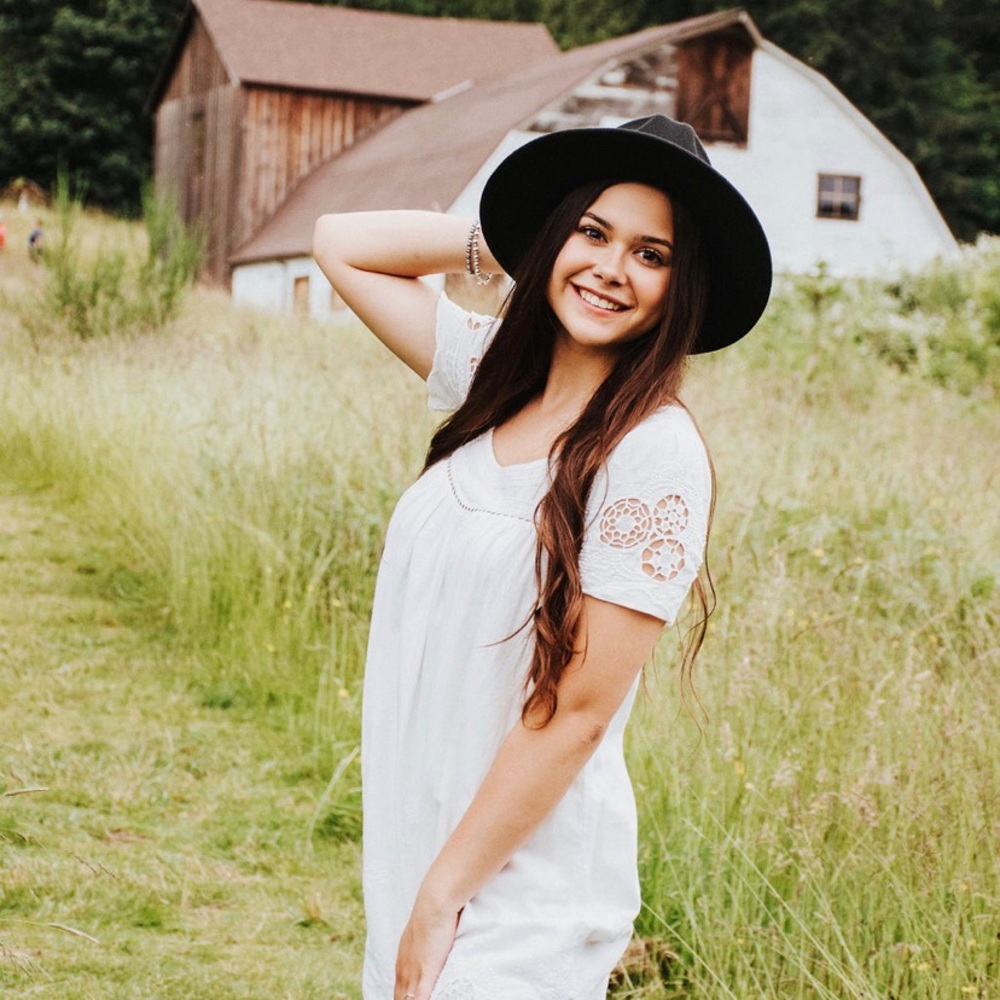 Meet your Posher, Desirae